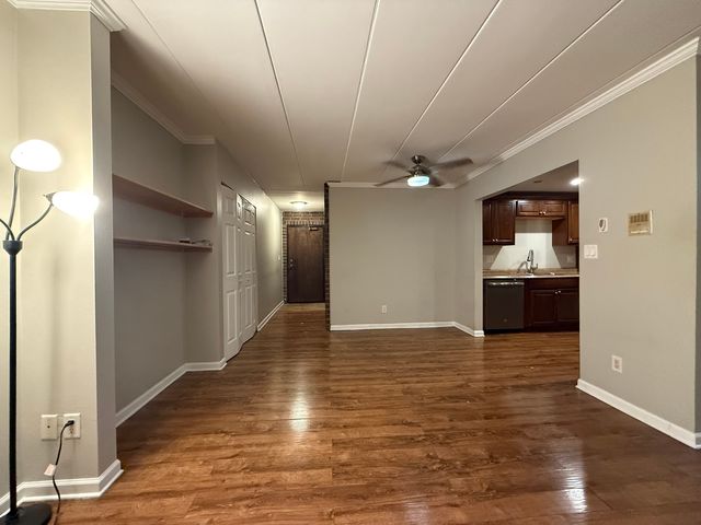 154 E Bailey Road G, Naperville, IL 60565