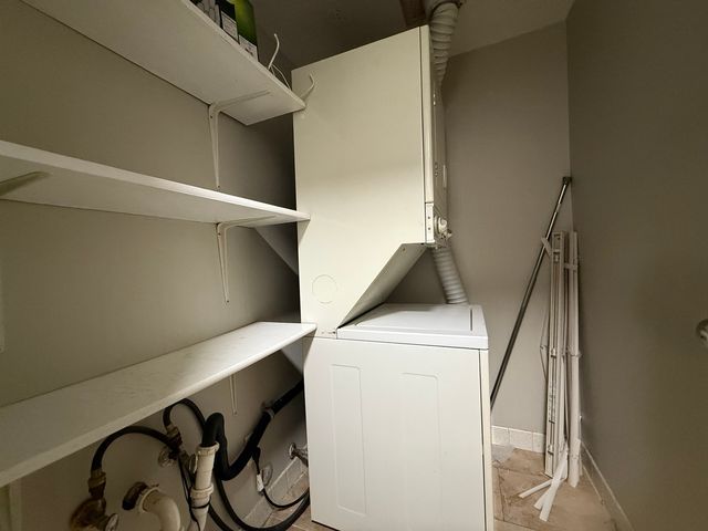 154 E Bailey Road G, Naperville, IL 60565