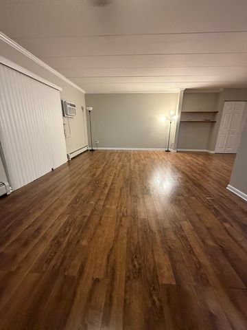 154 E Bailey Road G, Naperville, IL 60565