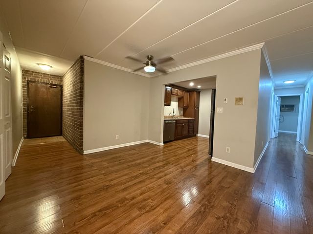 154 E Bailey Road G, Naperville, IL 60565