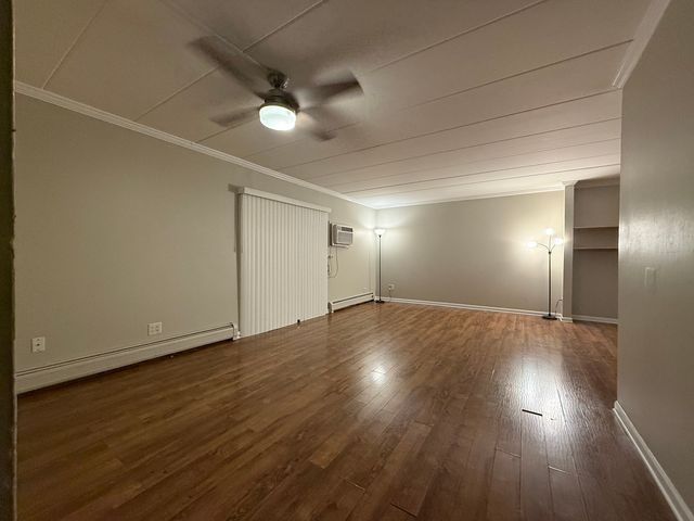 154 E Bailey Road G, Naperville, IL 60565