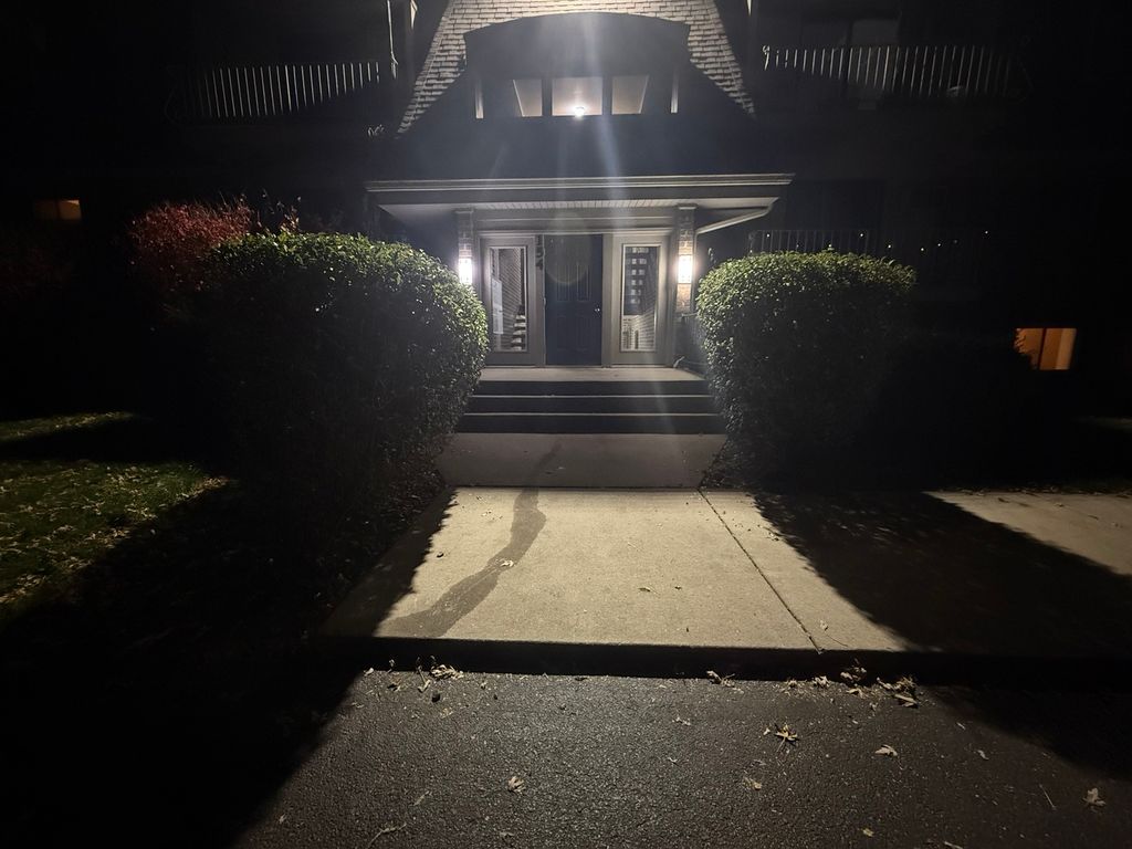 154 E Bailey Road G, Naperville, IL 60565