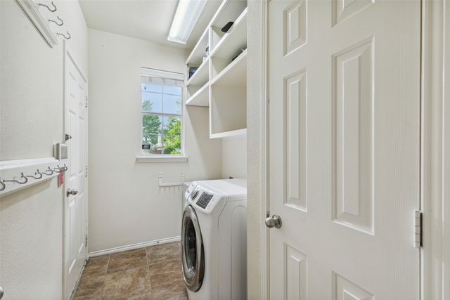 1756 Hidden Brook Drive, Grand Prairie, TX 75050