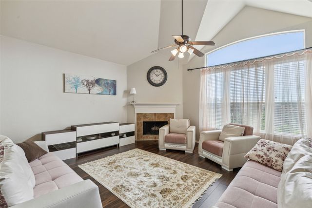 1756 Hidden Brook Drive, Grand Prairie, TX 75050