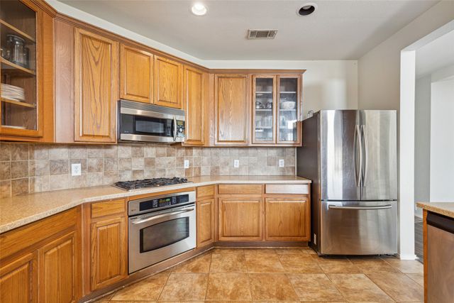 1756 Hidden Brook Drive, Grand Prairie, TX 75050