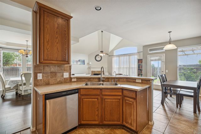 1756 Hidden Brook Drive, Grand Prairie, TX 75050