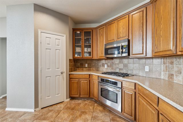 1756 Hidden Brook Drive, Grand Prairie, TX 75050