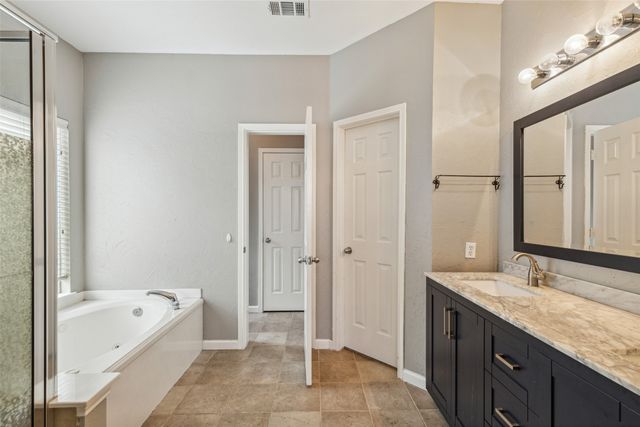 1756 Hidden Brook Drive, Grand Prairie, TX 75050