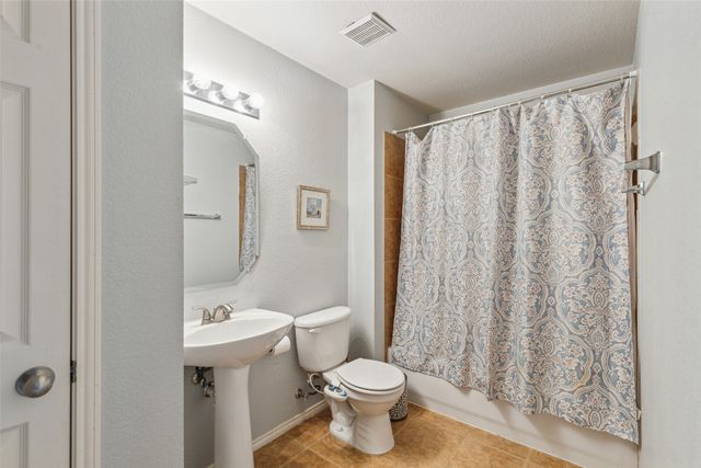 1756 Hidden Brook Drive, Grand Prairie, TX 75050