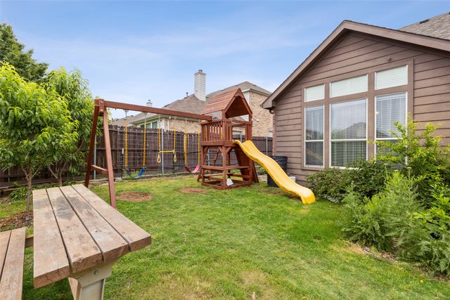 1756 Hidden Brook Drive, Grand Prairie, TX 75050