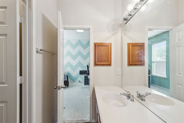 1756 Hidden Brook Drive, Grand Prairie, TX 75050