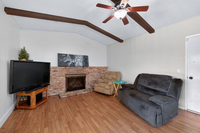 1504 Scott Avenue, Clovis, CA 93611
