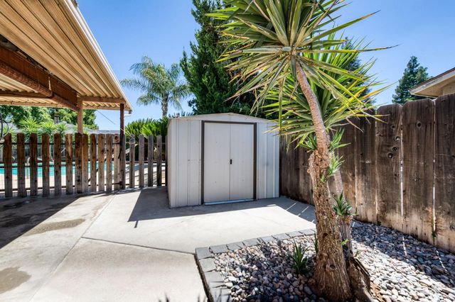 1504 Scott Avenue, Clovis, CA 93611