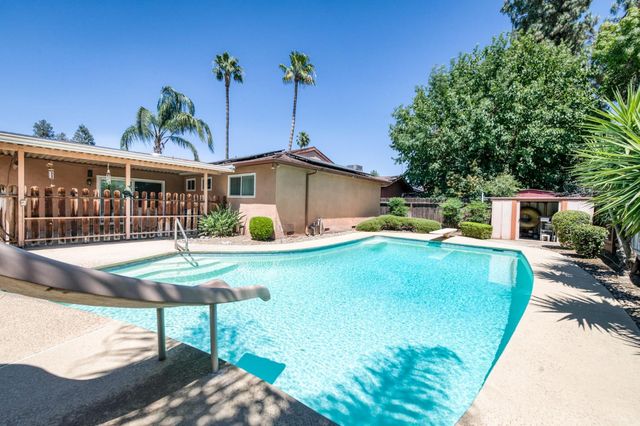 1504 Scott Avenue, Clovis, CA 93611