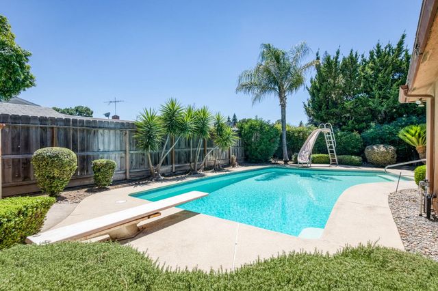 1504 Scott Avenue, Clovis, CA 93611