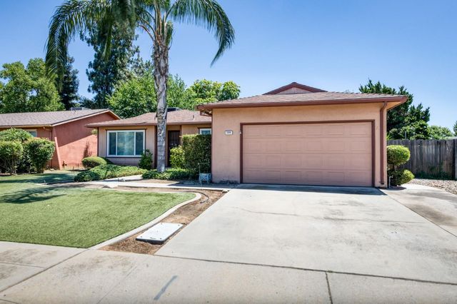 1504 Scott Avenue, Clovis, CA 93611