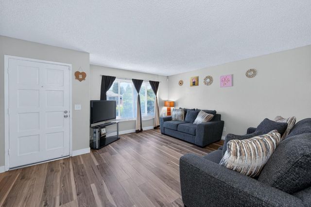 1504 Scott Avenue, Clovis, CA 93611