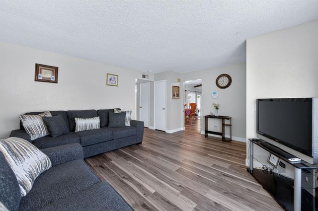 1504 Scott Avenue, Clovis, CA 93611