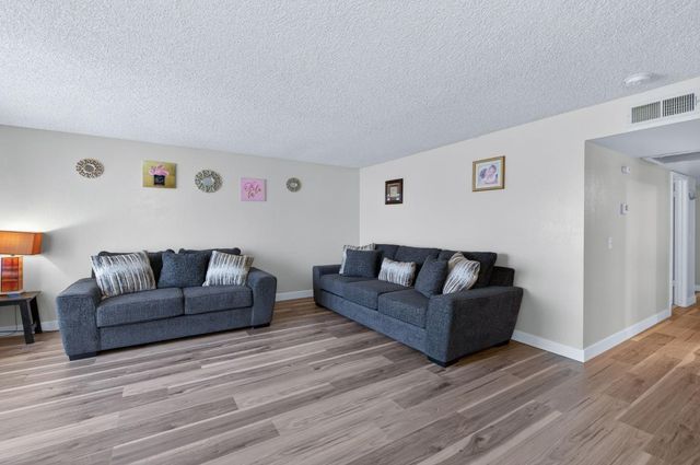 1504 Scott Avenue, Clovis, CA 93611