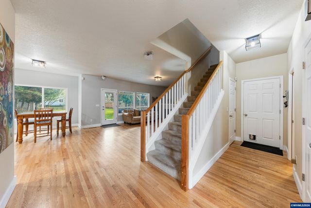 308 Holder Ln SE, Salem, OR 97306