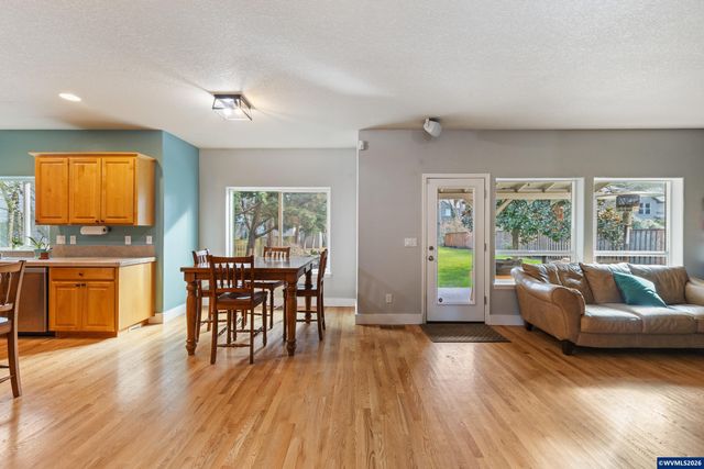 308 Holder Ln SE, Salem, OR 97306