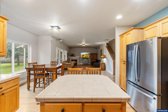 308 Holder Ln SE, Salem, OR 97306