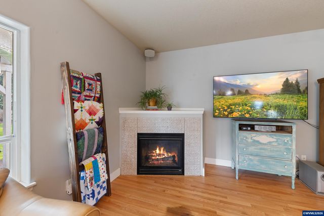 308 Holder Ln SE, Salem, OR 97306