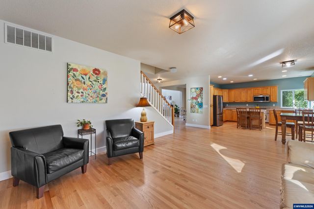 308 Holder Ln SE, Salem, OR 97306