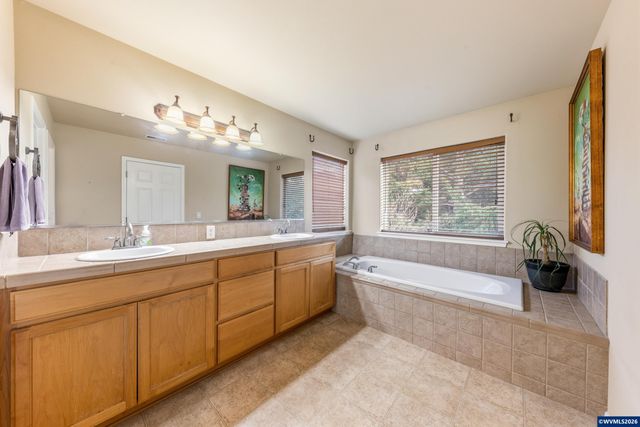 308 Holder Ln SE, Salem, OR 97306