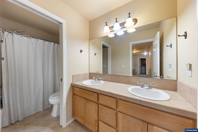 308 Holder Ln SE, Salem, OR 97306