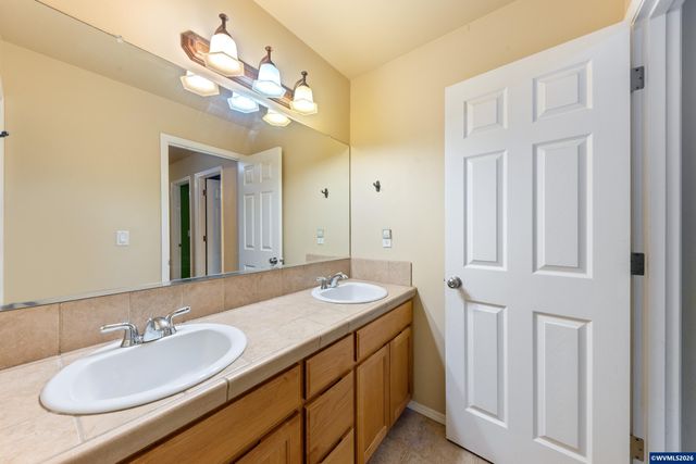 308 Holder Ln SE, Salem, OR 97306