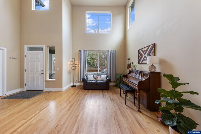 308 Holder Ln SE, Salem, OR 97306