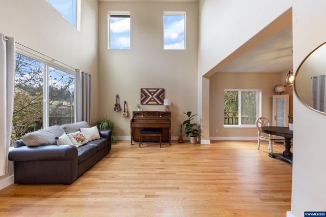 308 Holder Ln SE, Salem, OR 97306