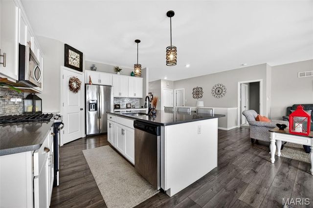 527 Columbia Downs, Lake St Louis, MO 63367