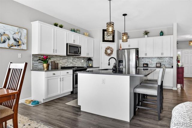 527 Columbia Downs, Lake St Louis, MO 63367