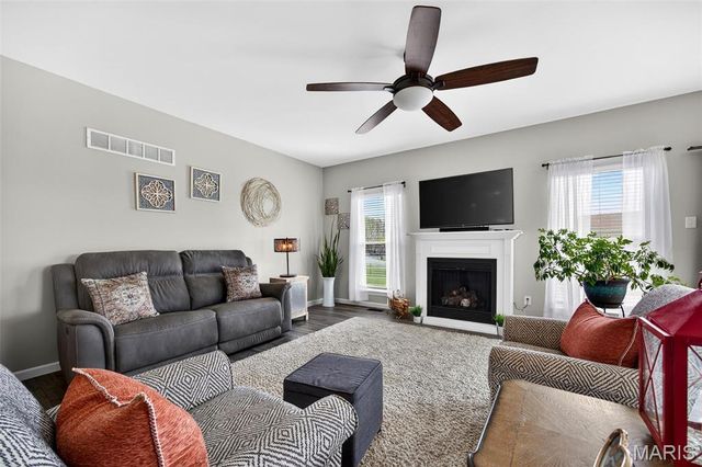 527 Columbia Downs, Lake St Louis, MO 63367