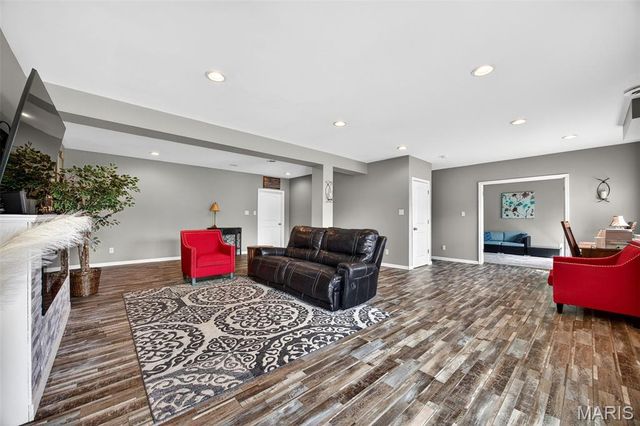 527 Columbia Downs, Lake St Louis, MO 63367