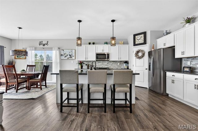 527 Columbia Downs, Lake St Louis, MO 63367