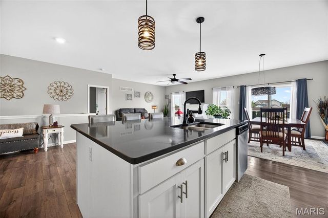 527 Columbia Downs, Lake St Louis, MO 63367