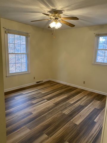 502 Bryan Rd, Clarksville, TN 37043