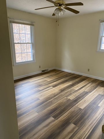 502 Bryan Rd, Clarksville, TN 37043