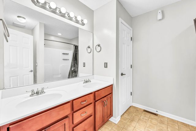 1663 Barrywood Cir, E, Clarksville, TN 37042