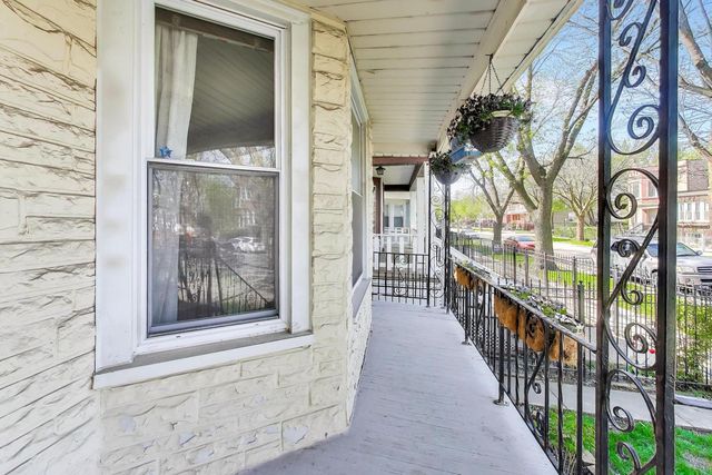 2315 N TRIPP Avenue, Chicago, IL 60639