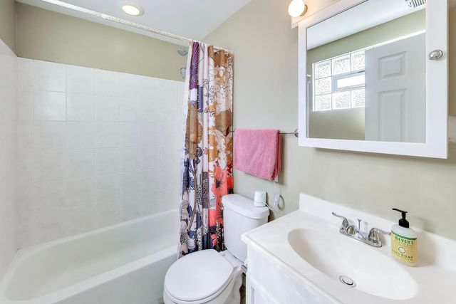 2315 N TRIPP Avenue, Chicago, IL 60639