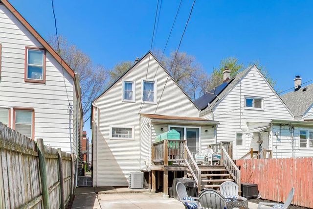 2315 N TRIPP Avenue, Chicago, IL 60639
