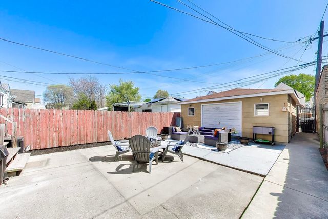 2315 N TRIPP Avenue, Chicago, IL 60639