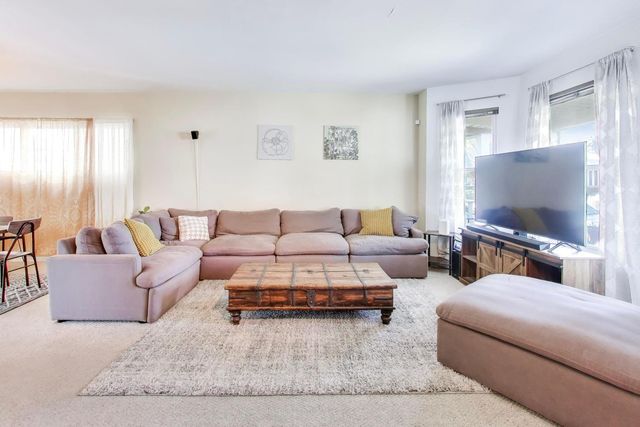 2315 N TRIPP Avenue, Chicago, IL 60639