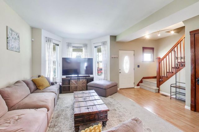 2315 N TRIPP Avenue, Chicago, IL 60639