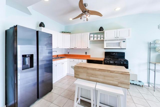 2315 N TRIPP Avenue, Chicago, IL 60639