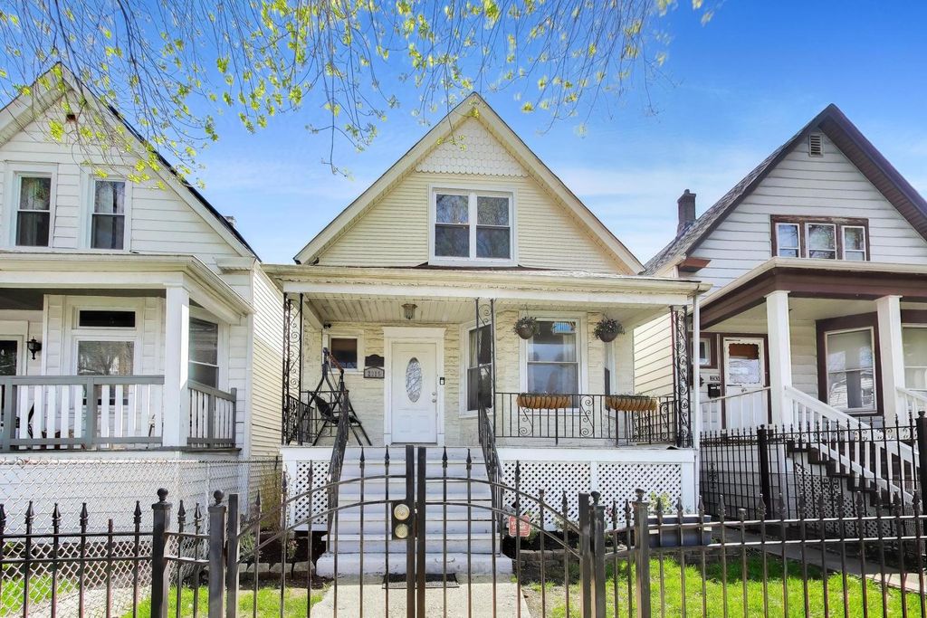 2315 N TRIPP Avenue, Chicago, IL 60639